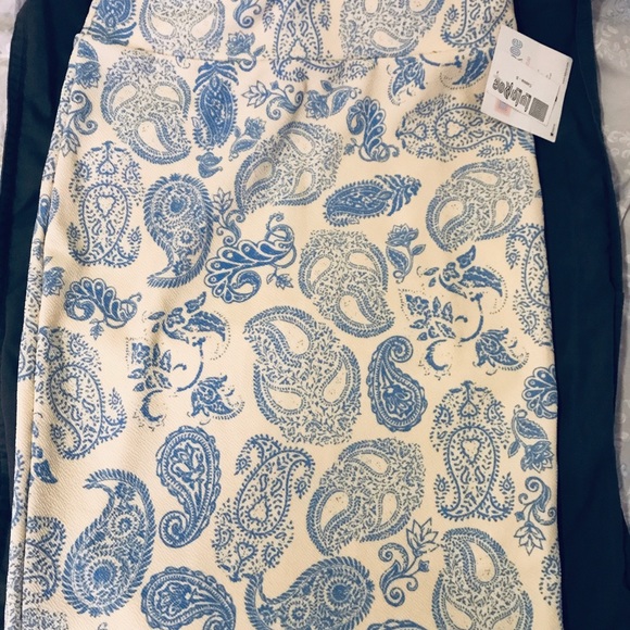 LuLaRoe Cassie Skirt - Picture 4 of 4